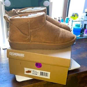 Gently used size 8.5 Cushionaire mini chestnut boots